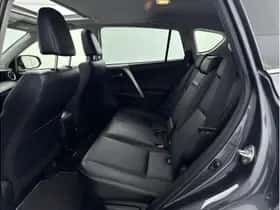 Toyota RAV4 (2018) thumbnail 36