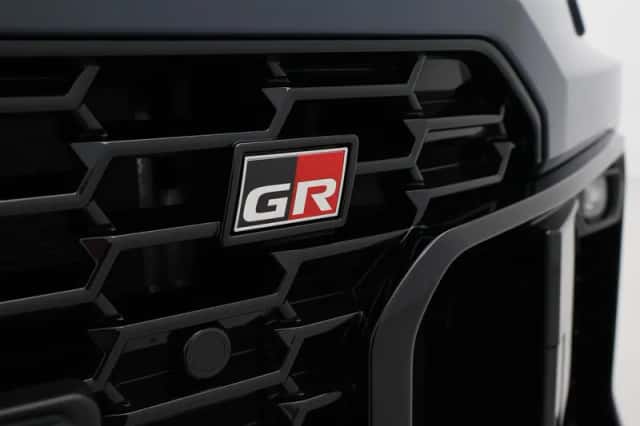 Toyota RAV4 (2026) thumbnail 5