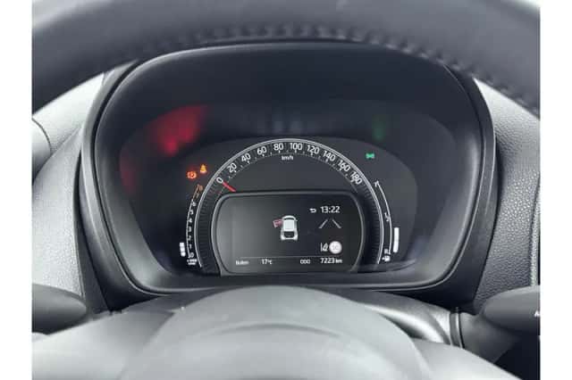 Toyota Aygo X (2024) thumbnail 3