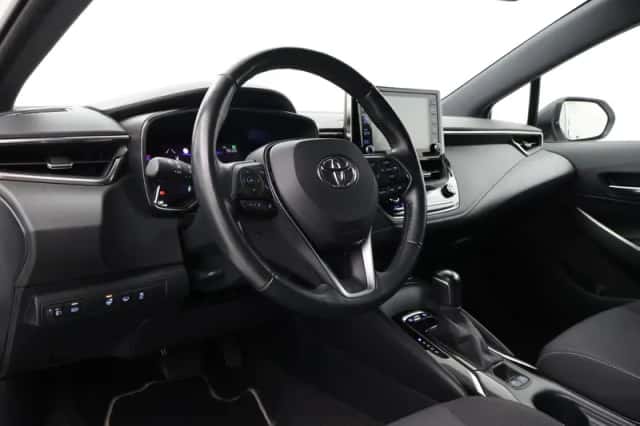 Toyota Corolla (2021) thumbnail 2