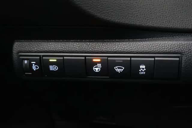 Toyota Corolla (2021) thumbnail 6