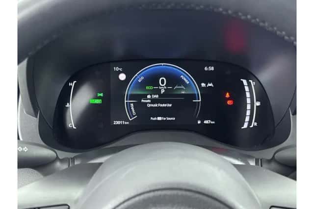 Toyota Yaris (2025) thumbnail 3