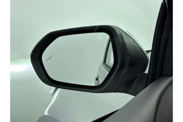 Toyota Yaris (2025) thumbnail 5