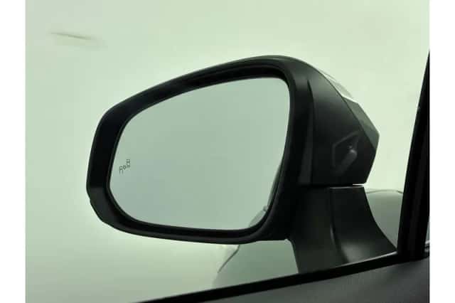 Toyota Corolla (2023) thumbnail 5