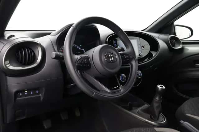 Toyota Aygo X (2023) thumbnail 2
