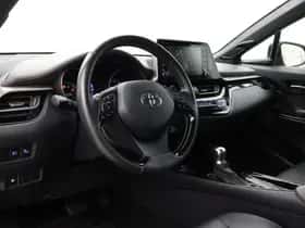Toyota C-HR (2020) thumbnail 2