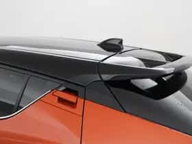 Toyota C-HR (2020) thumbnail 18