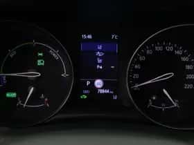 Toyota C-HR (2020) thumbnail 3