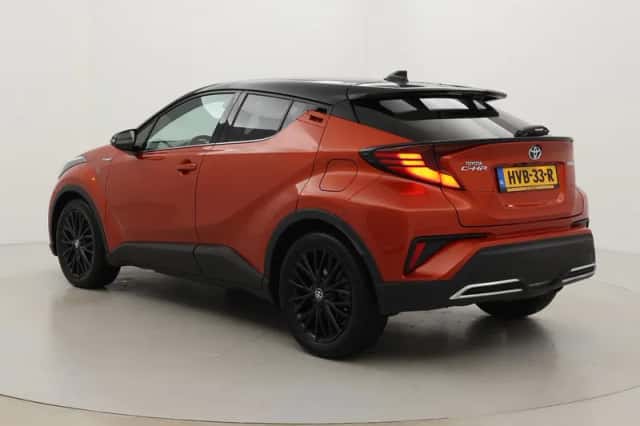 Toyota C-HR (2020) thumbnail 4