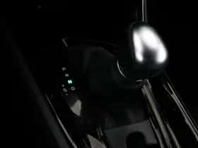 Toyota C-HR (2020) thumbnail 32