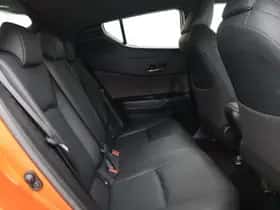 Toyota C-HR (2020) thumbnail 41