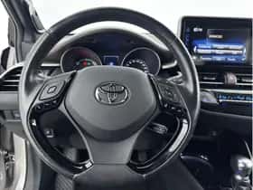 Toyota C-HR (2018) thumbnail 16