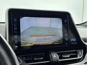 Toyota C-HR (2018) thumbnail 20