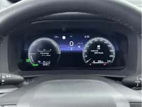 Toyota C-HR (2025) thumbnail 3