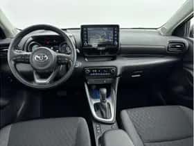 Toyota Yaris (2021) thumbnail 2