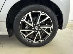 Toyota Yaris (2021) thumbnail 11
