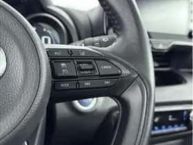 Toyota Yaris (2021) thumbnail 9