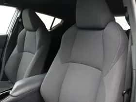Toyota C-HR (2018) thumbnail 11