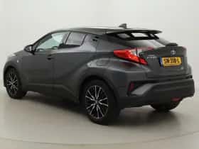 Toyota C-HR (2018) thumbnail 4