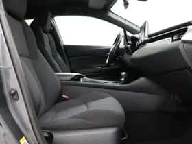 Toyota C-HR (2018) thumbnail 33