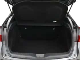 Toyota C-HR (2018) thumbnail 37