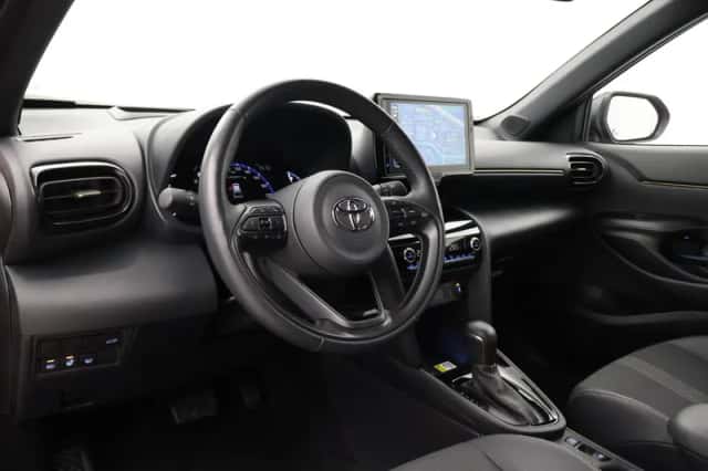 Toyota Yaris Cross (2022) thumbnail 2