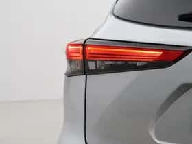 Toyota Highlander (2022) thumbnail 16