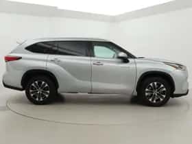 Toyota Highlander (2022) thumbnail 21