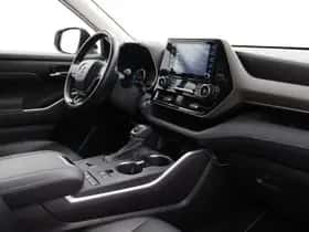 Toyota Highlander (2022) thumbnail 36
