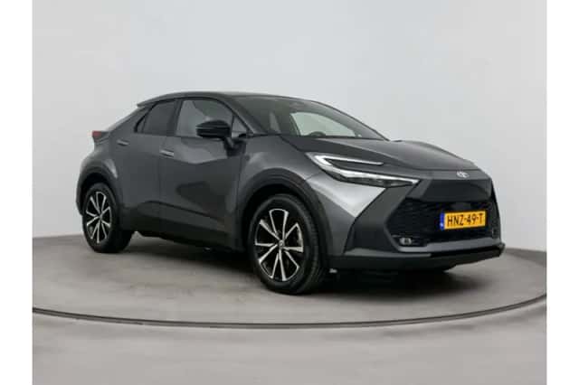 Toyota C-HR (2025) thumbnail 1