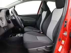 Toyota Yaris (2018) thumbnail 17