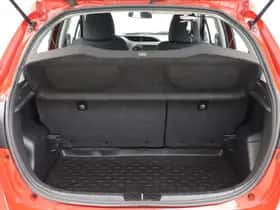 Toyota Yaris (2018) thumbnail 34