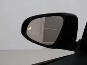 Toyota C-HR (2021) thumbnail 5