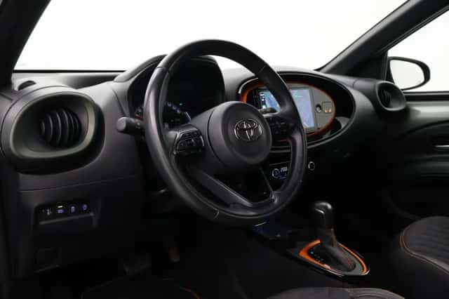 Toyota Aygo X (2022) thumbnail 2