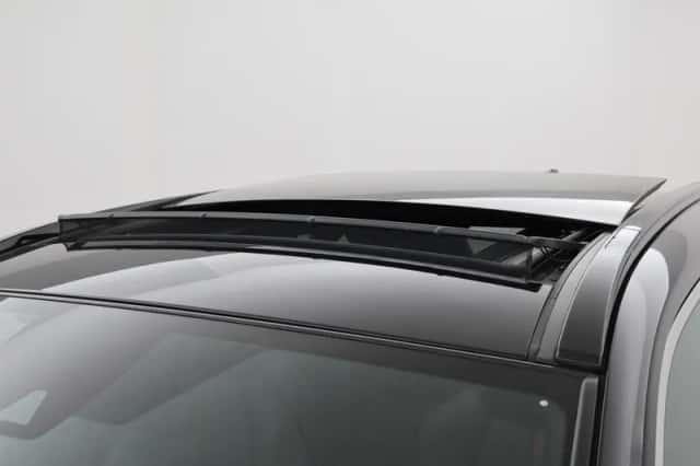 Toyota RAV4 (2024) thumbnail 5
