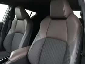 Toyota C-HR (2019) thumbnail 11