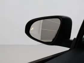 Toyota C-HR (2019) thumbnail 5
