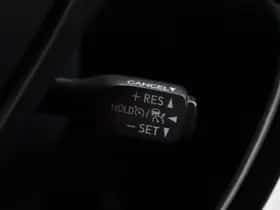 Toyota C-HR (2019) thumbnail 10
