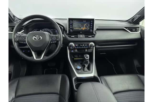 Toyota RAV4 (2020) thumbnail 2