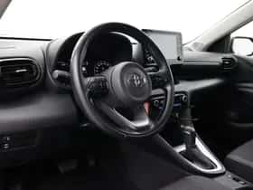 Toyota Yaris (2023) thumbnail 3
