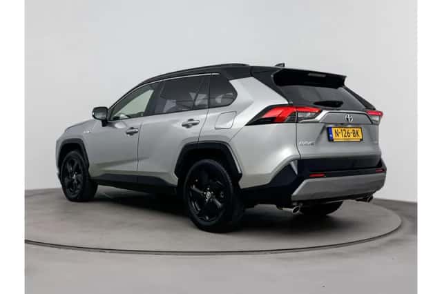 Toyota RAV4 (2021) thumbnail 4