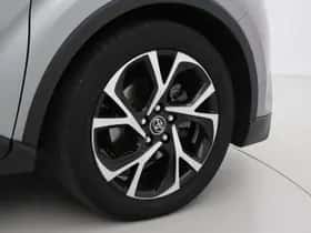 Toyota C-HR (2017) thumbnail 13