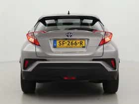 Toyota C-HR (2017) thumbnail 16