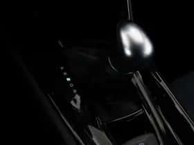 Toyota C-HR (2017) thumbnail 26