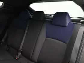 Toyota C-HR (2017) thumbnail 34