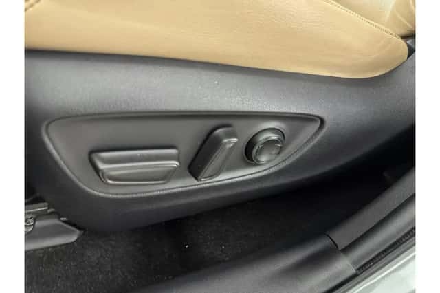 Toyota RAV4 (2019) thumbnail 6