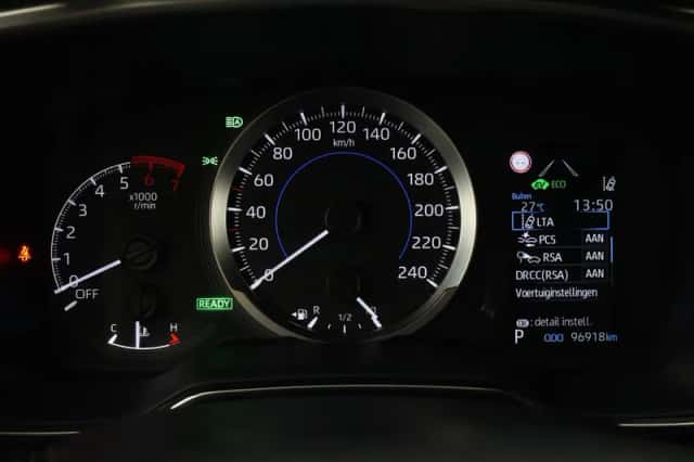 Toyota Corolla (2020) thumbnail 3