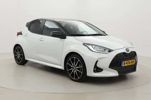 Toyota Yaris (2022) thumbnail 1