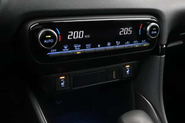 Toyota Yaris (2022) thumbnail 6