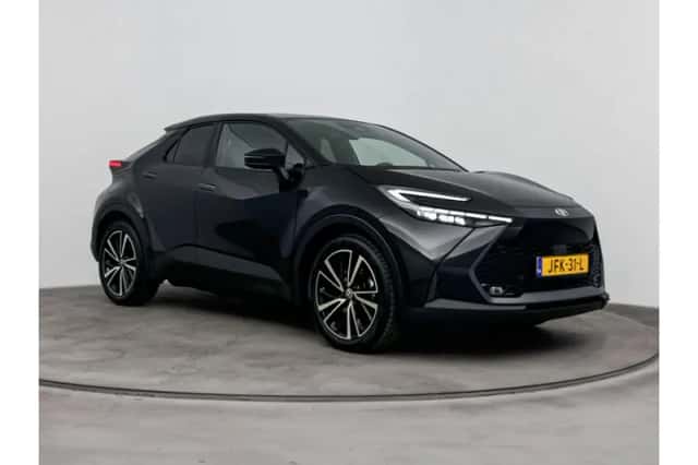 Toyota C-HR (2025) thumbnail 1